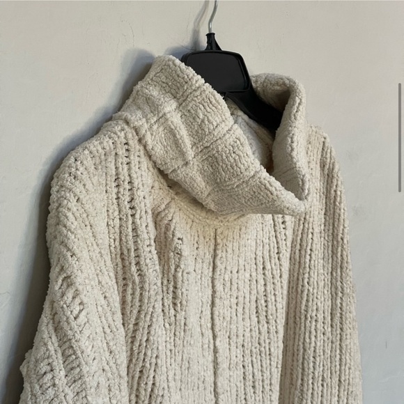 Free people chenille sweater Be Yours Cowl Neck Vanilla Bean color small - Picture 6 of 6